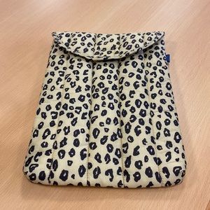 BAGGU Puffy Laptop Sleeve 13 in